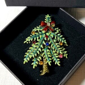 Vintage Avon 2004 1st Annual Christmas Tree Brooch Pin 🎄🤶🎅🧑‍🎄🎄